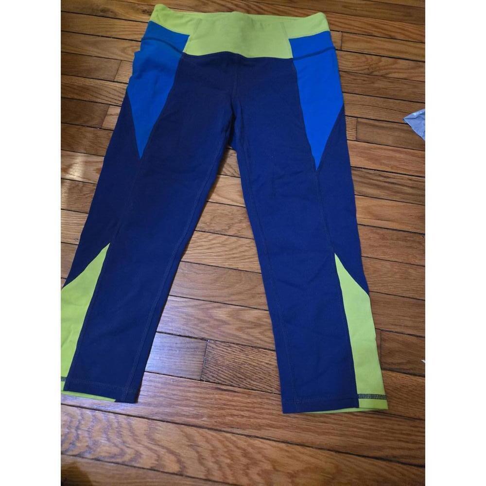 Athleta Colorblock Athletic cropped Leggings Size Medium